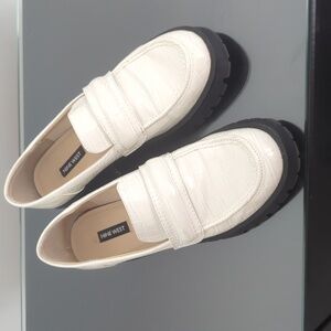 NINE WEST Garren croc embossed white lug loafers